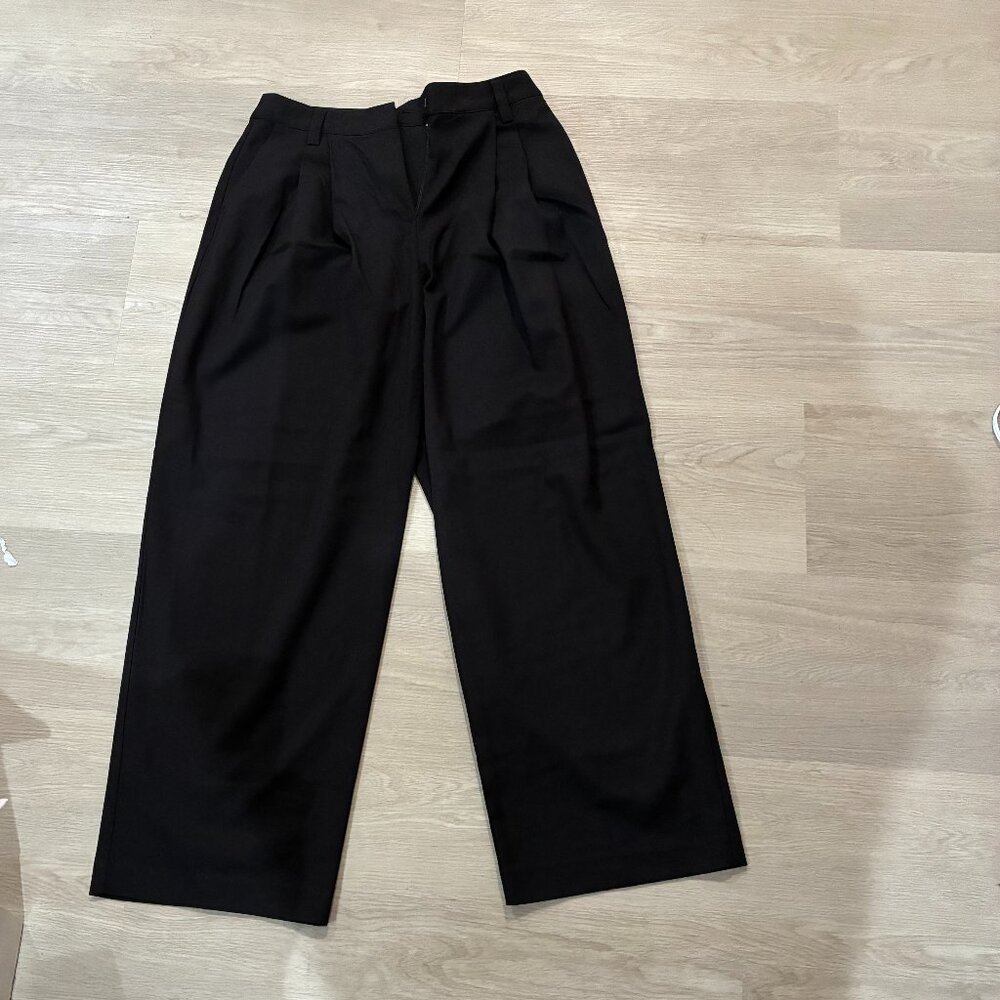 Wide Leg Pleated Pants